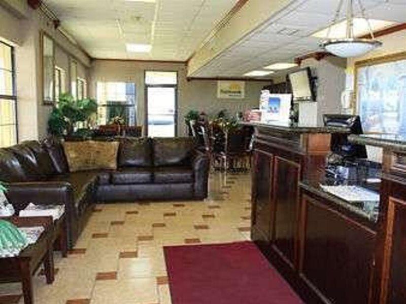 Days Inn By Wyndham Lake Charles Interior photo